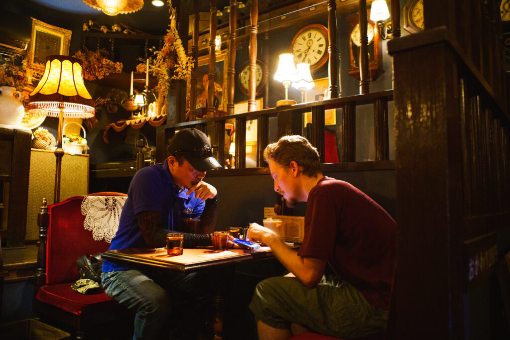 Interior of Toki no Kairo, a relaxing café in Kojima with an antique atmosphere.